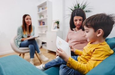 Habilitando pais a serem terapeutas dos filhos